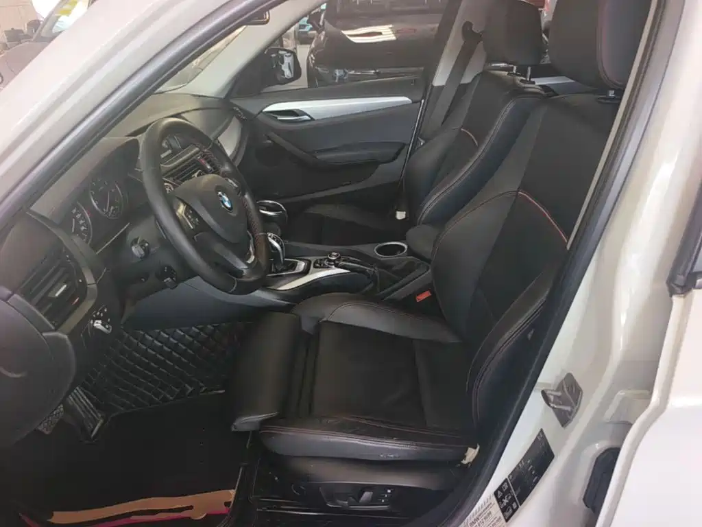 BMW X1 2015 — фото 15