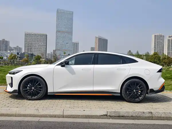Changan UNI-V 2024