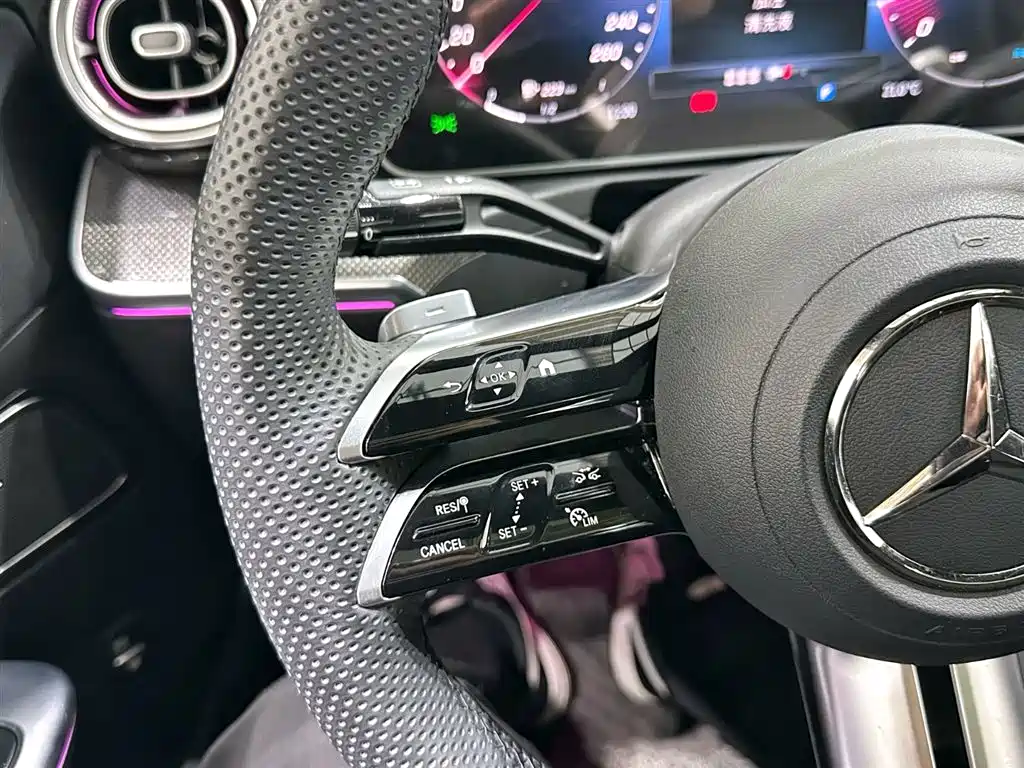 Mercedes-Benz C-Class 2024 — фото 15