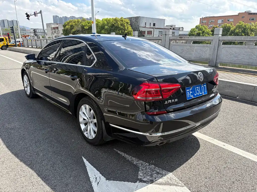 Volkswagen Passat 2018 — фото 6