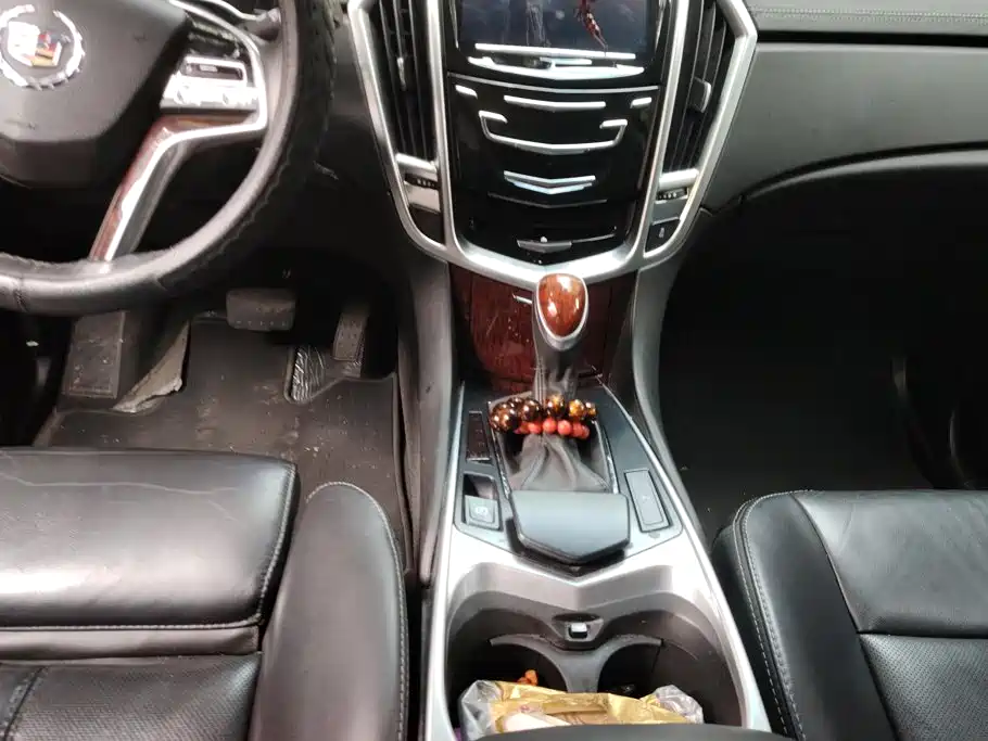 Cadillac SRX 2016 — фото 16