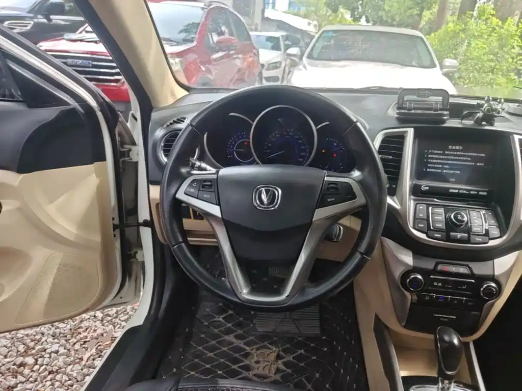 Changan Eado 2015 — фото 11