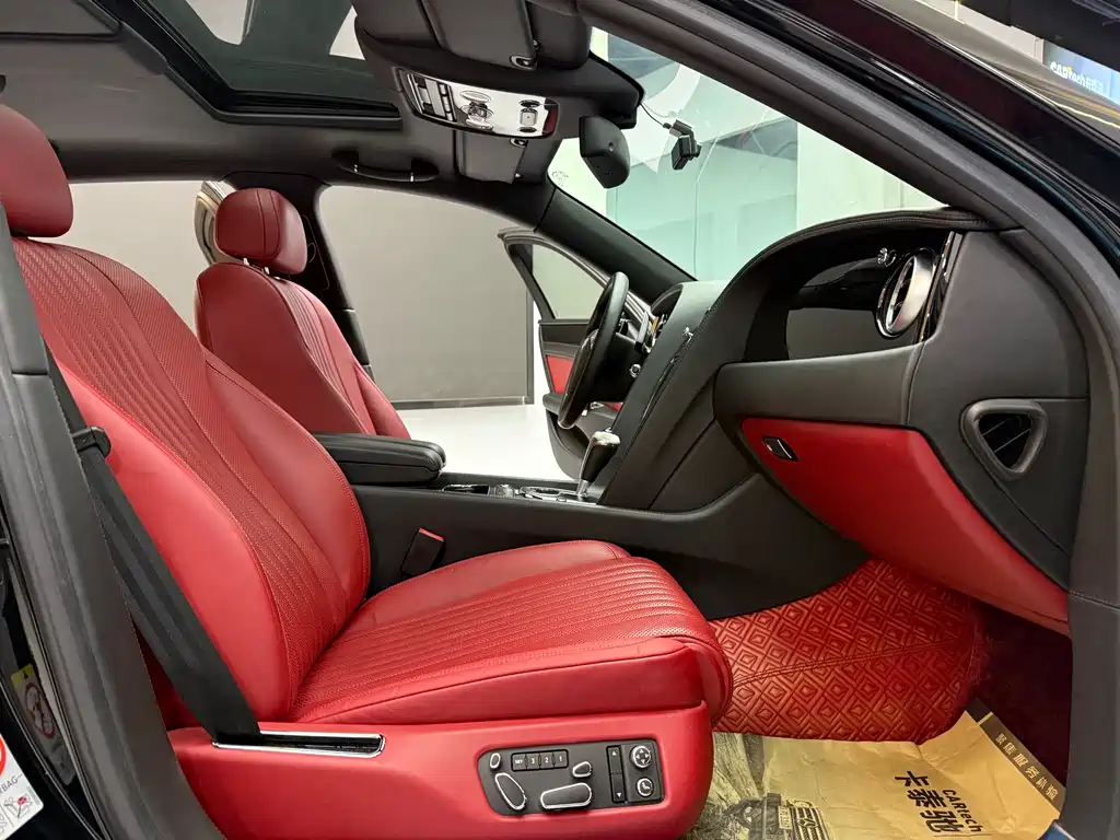 Bentley Flying Spur 2018 — фото 14