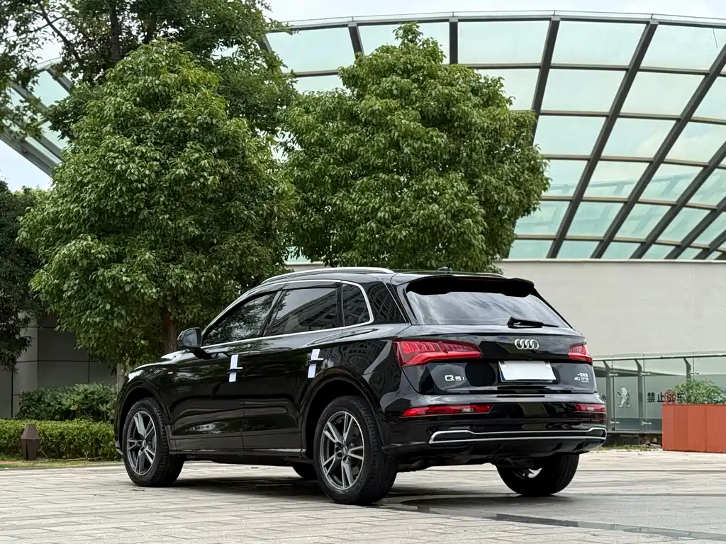 Audi Q5L 2019 — фото 9