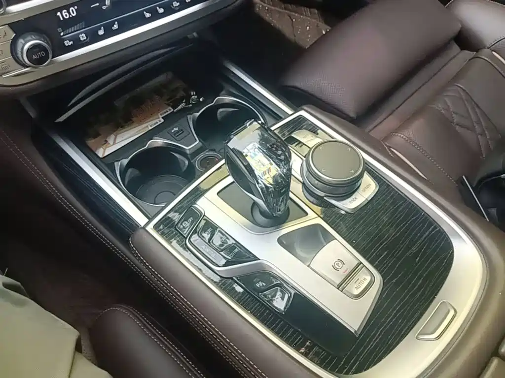 BMW 7 Series 2023 — фото 14