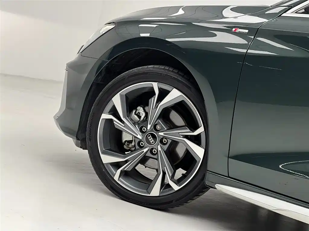 Audi A3 2023 — фото 12