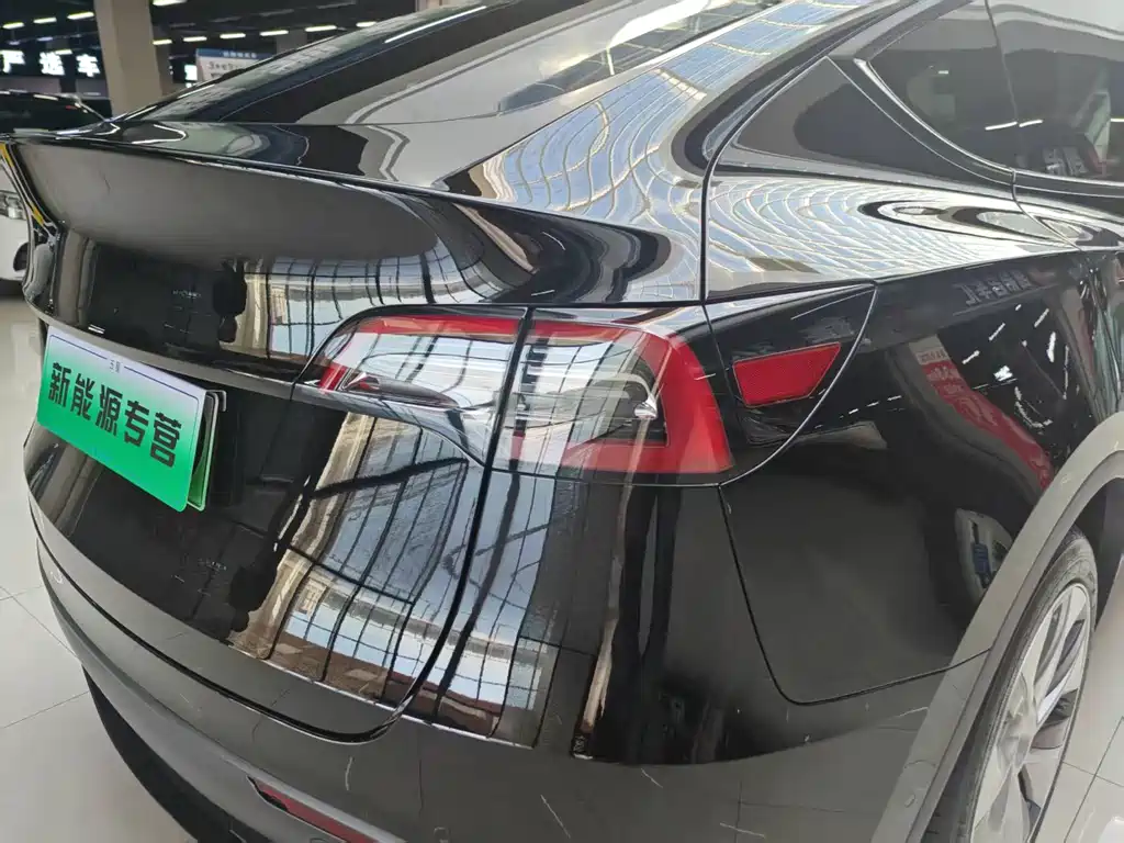 Tesla Model Y 2023 — фото 17