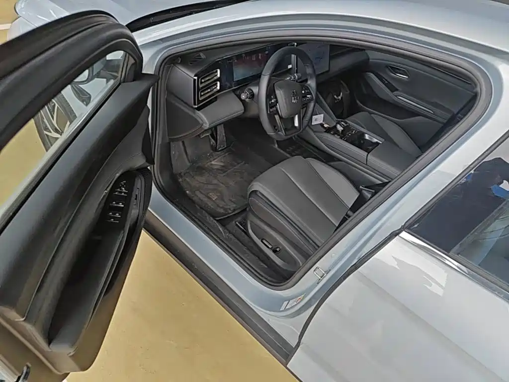 BYD Qin L 2025 — фото 16