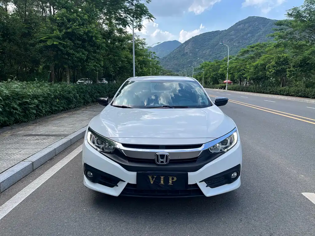 Honda Civic 2019 — фото 1