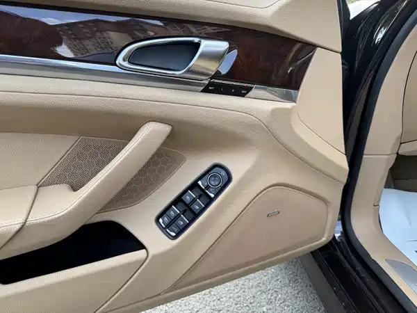 Porsche Panamera 2013