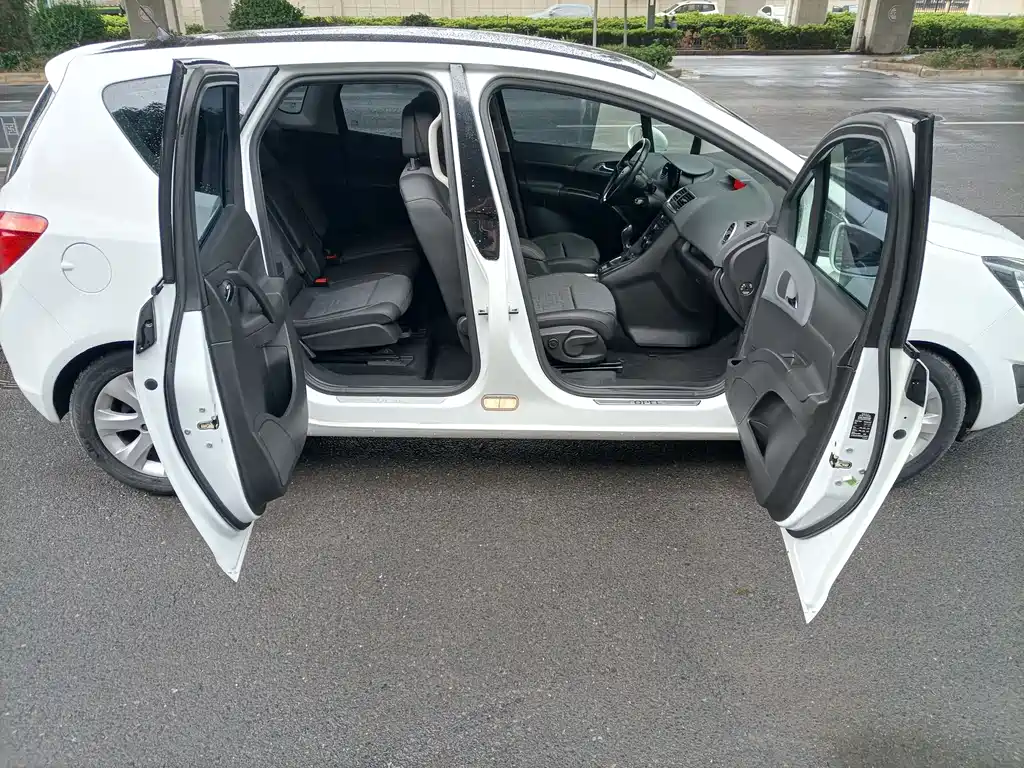 Opel Meriva 2014 — фото 16