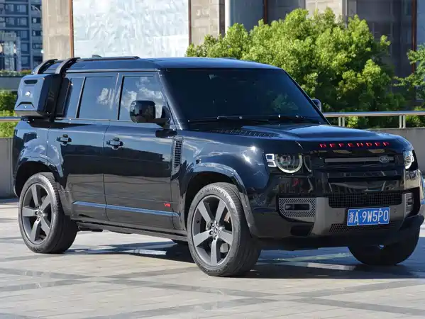 Land Rover Defender 2023