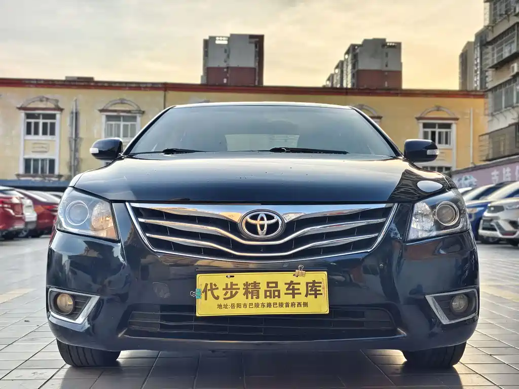 Toyota Camry 2014 — фото 2