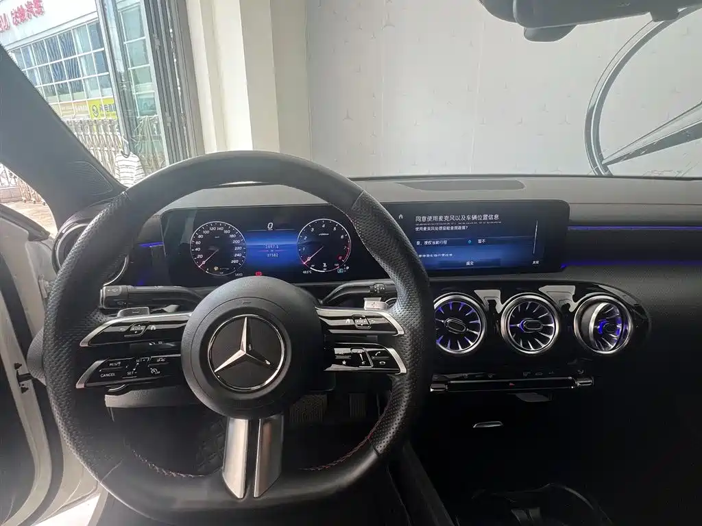 Mercedes-Benz A-Class 2023 — фото 6