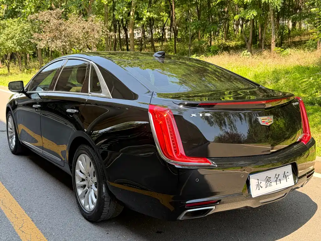 Cadillac XTS 2019 — фото 10