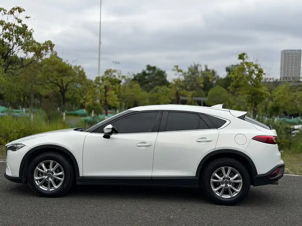 Mazda CX-4 2018 — фото 16