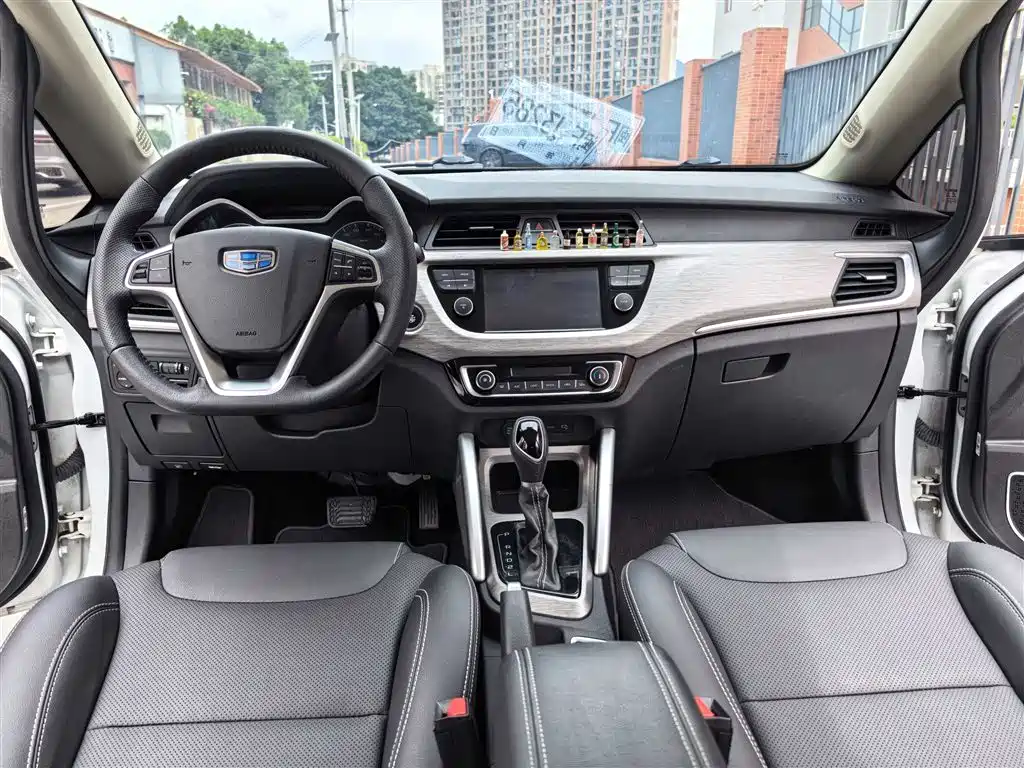 Geely Vision X3 2019 — фото 7