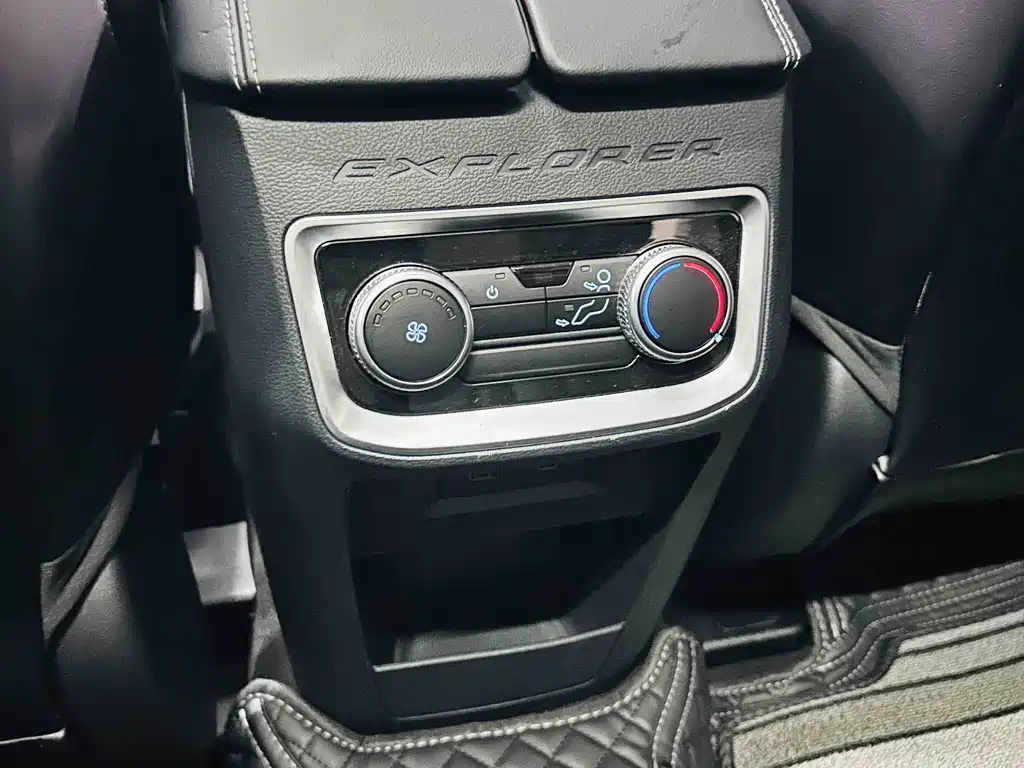 Ford Explorer 2025 — фото 17