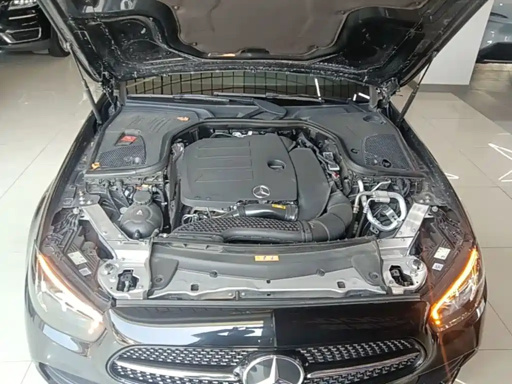 Mercedes-Benz E-Class 2022 — фото 20