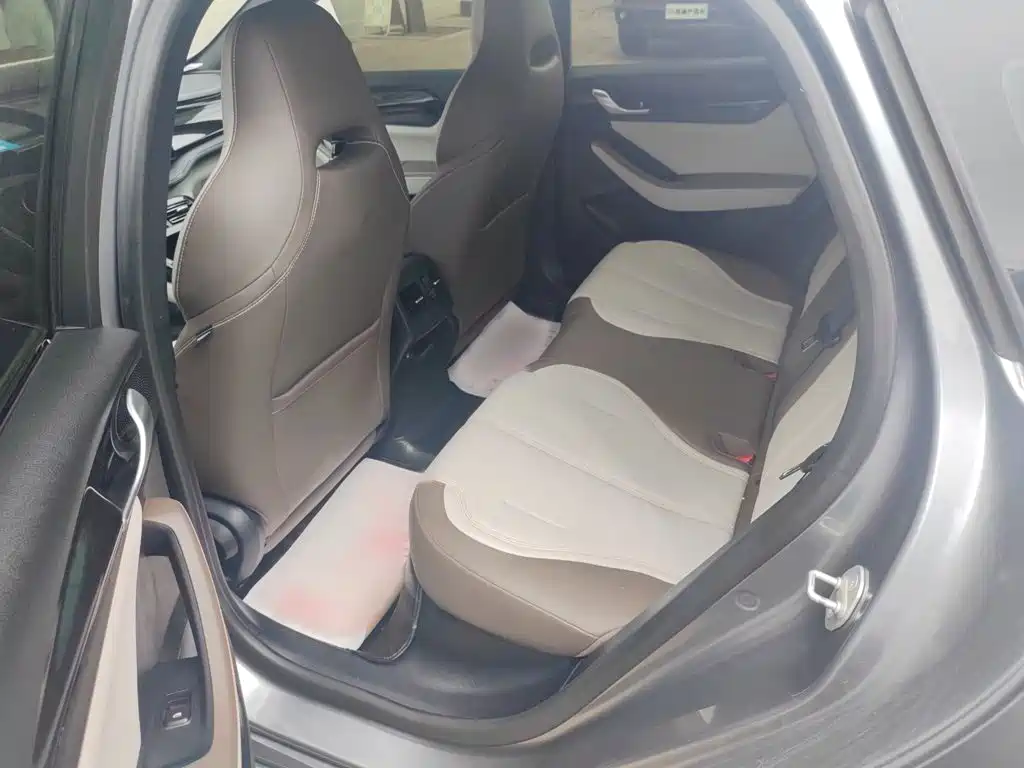 BYD Qin PLUS 2023 — фото 11