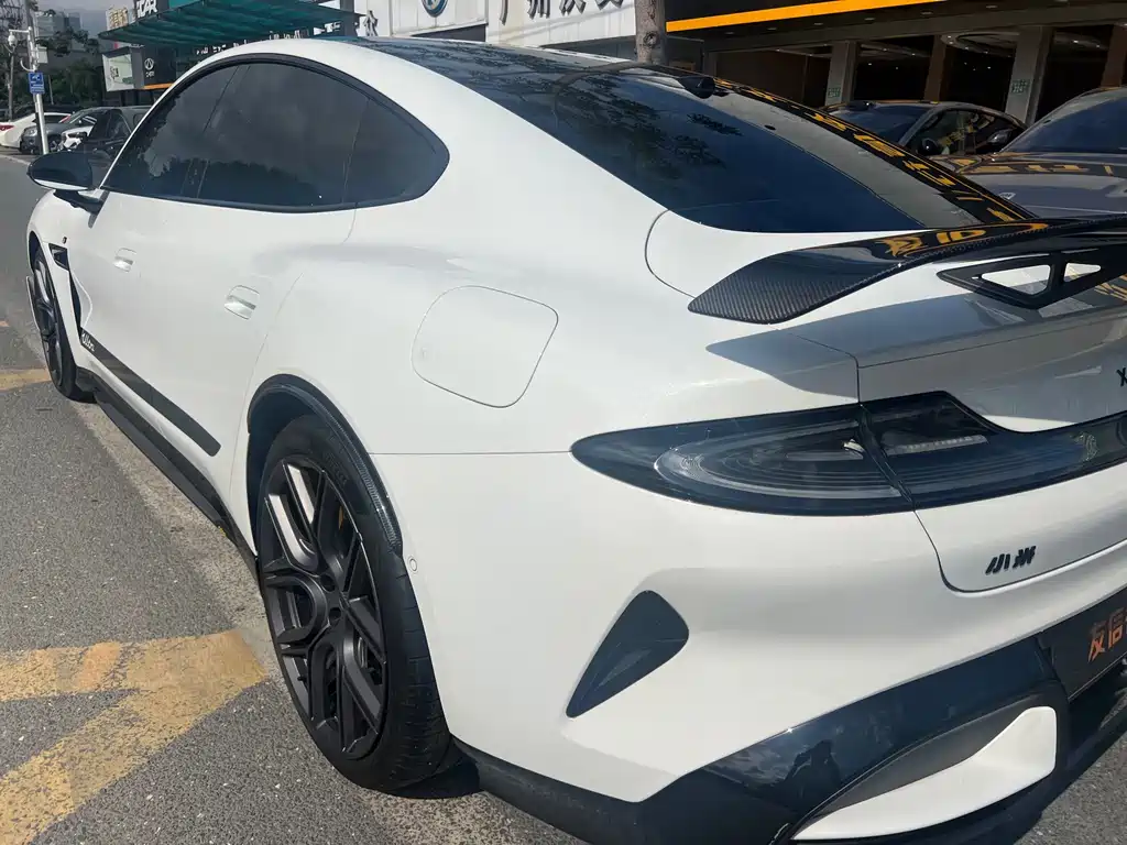 Xiaomi SU7 Ultra 2025 — фото 32