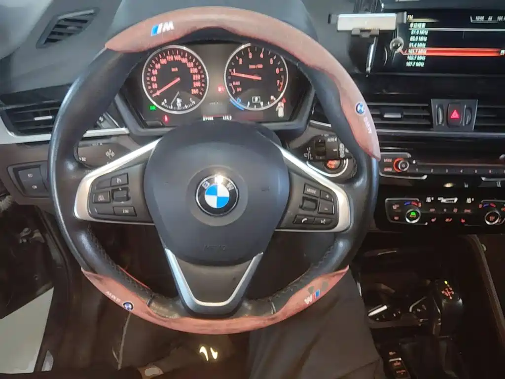 BMW X1 2017 — фото 11