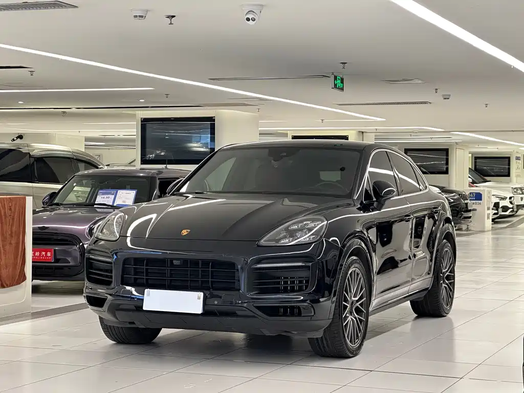 Porsche Cayenne 2023 — фото 1