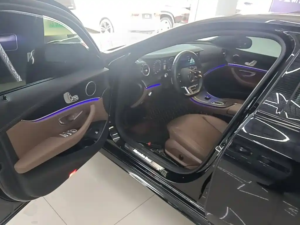 Mercedes-Benz E-Class 2022 — фото 16