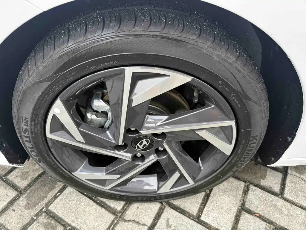 Hyundai Elantra 2025 — фото 20