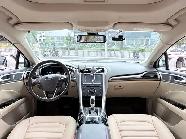 Ford Mondeo 2013