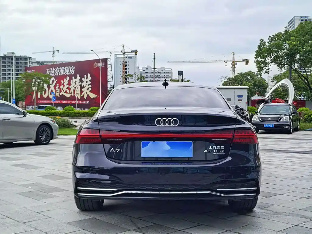 Audi A7L 2024 — фото 10