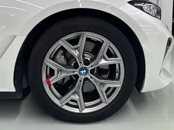 BMW i3 2024