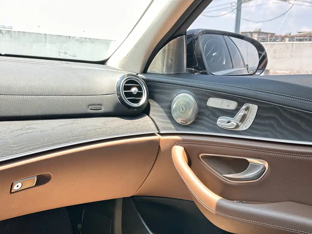 Mercedes-Benz E-Class 2020 — фото 16