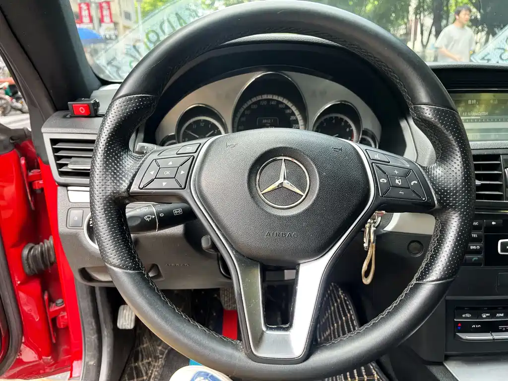 Mercedes-Benz E-Class 2013 — фото 13
