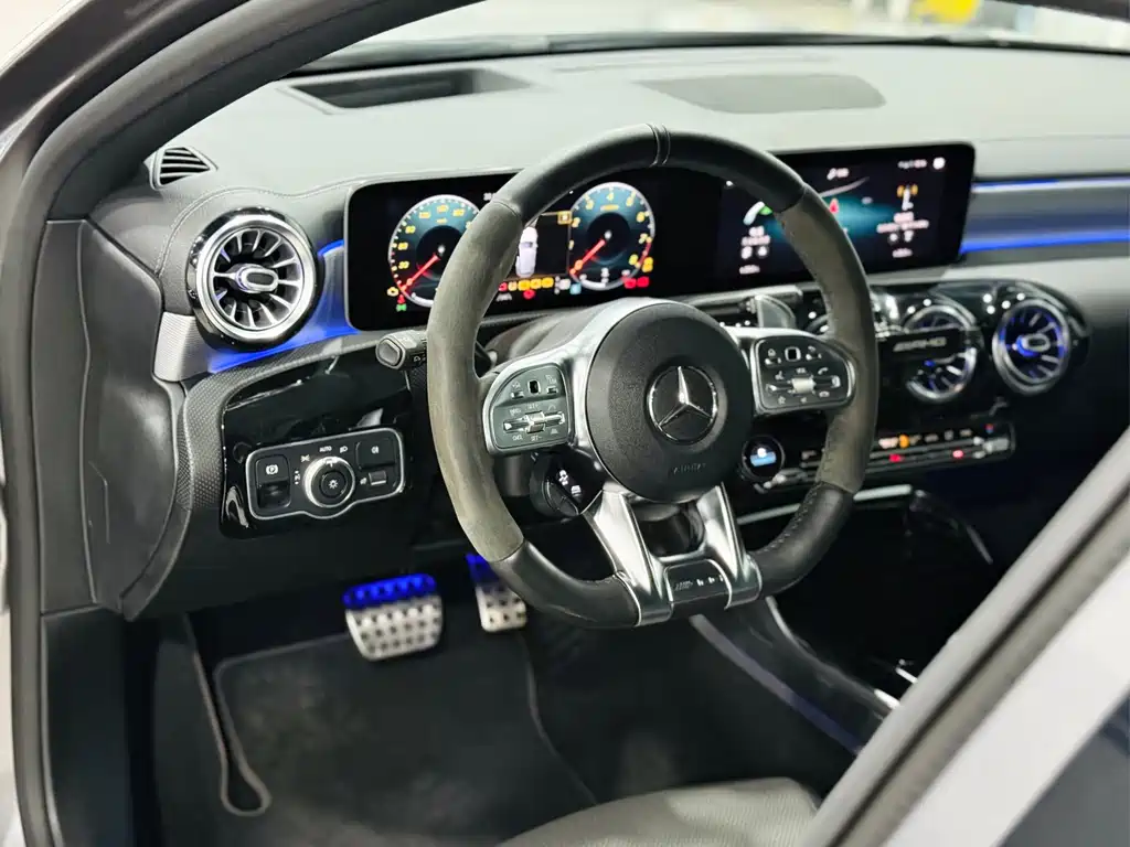 Mercedes-Benz A-Class AMG 2020 — фото 16