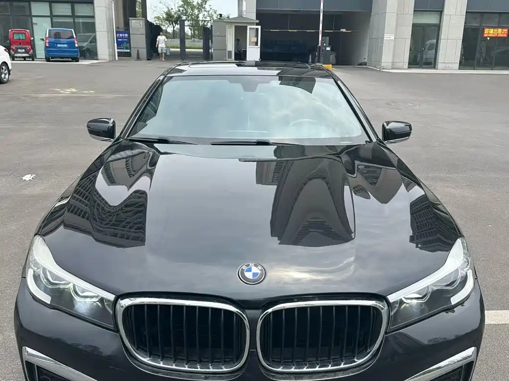 BMW 7 Series 2018 — фото 3