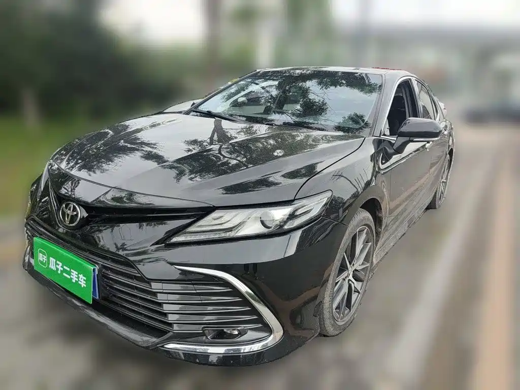 Toyota Camry 2022 — фото 1