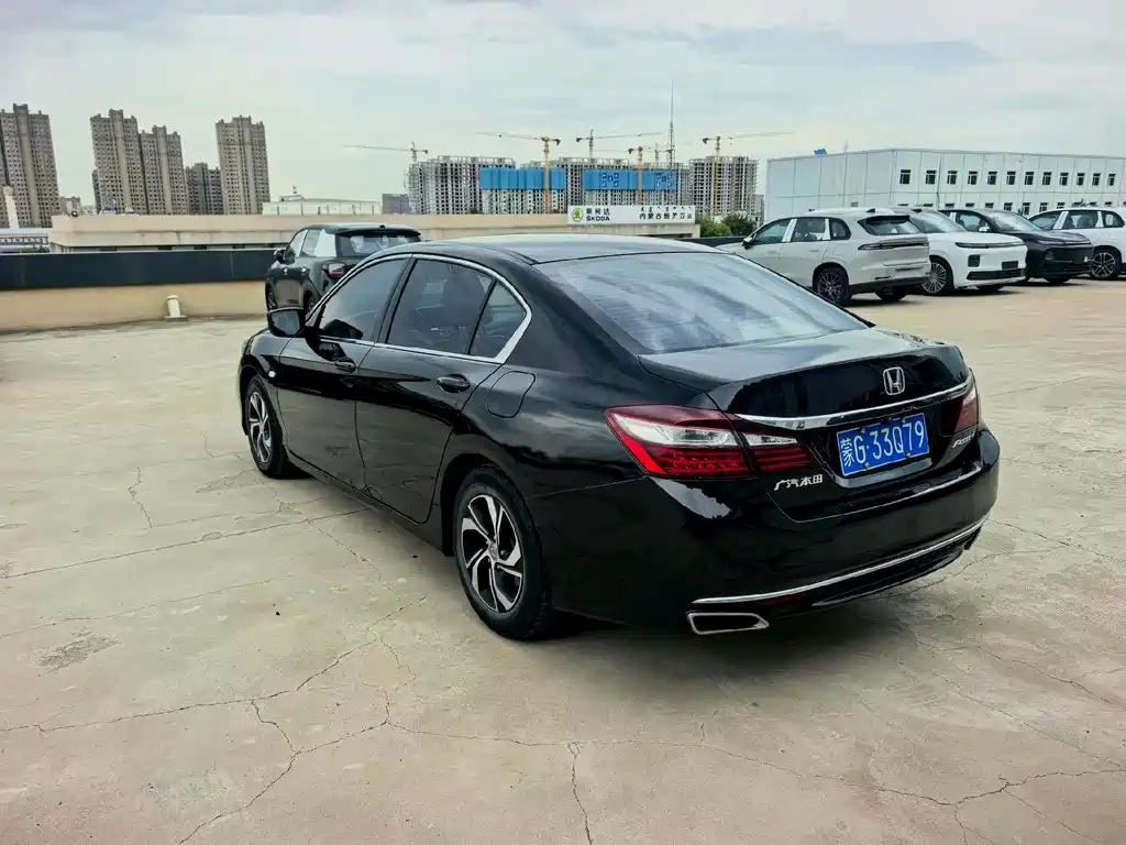 Honda Accord 2017 — фото 9