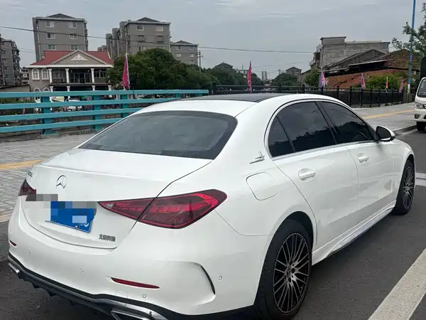 Mercedes-Benz C-Class 2024