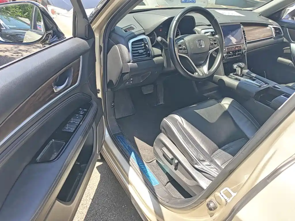 Honda UR-V 2017 — фото 16