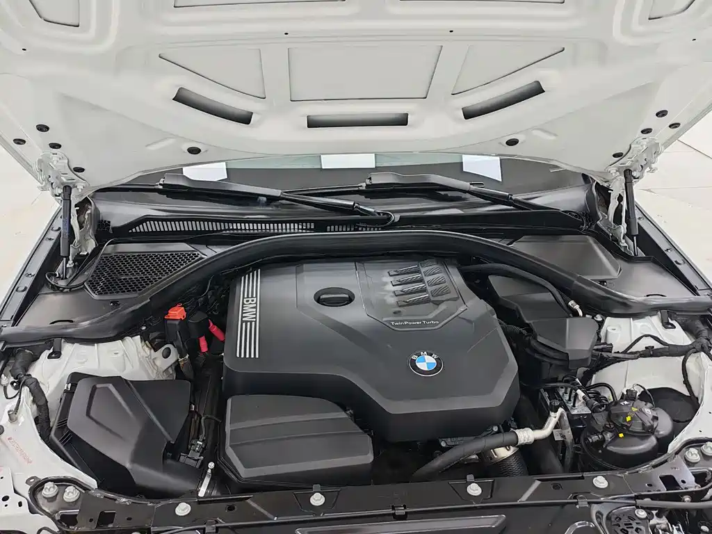 BMW 3 Series 2023 — фото 17