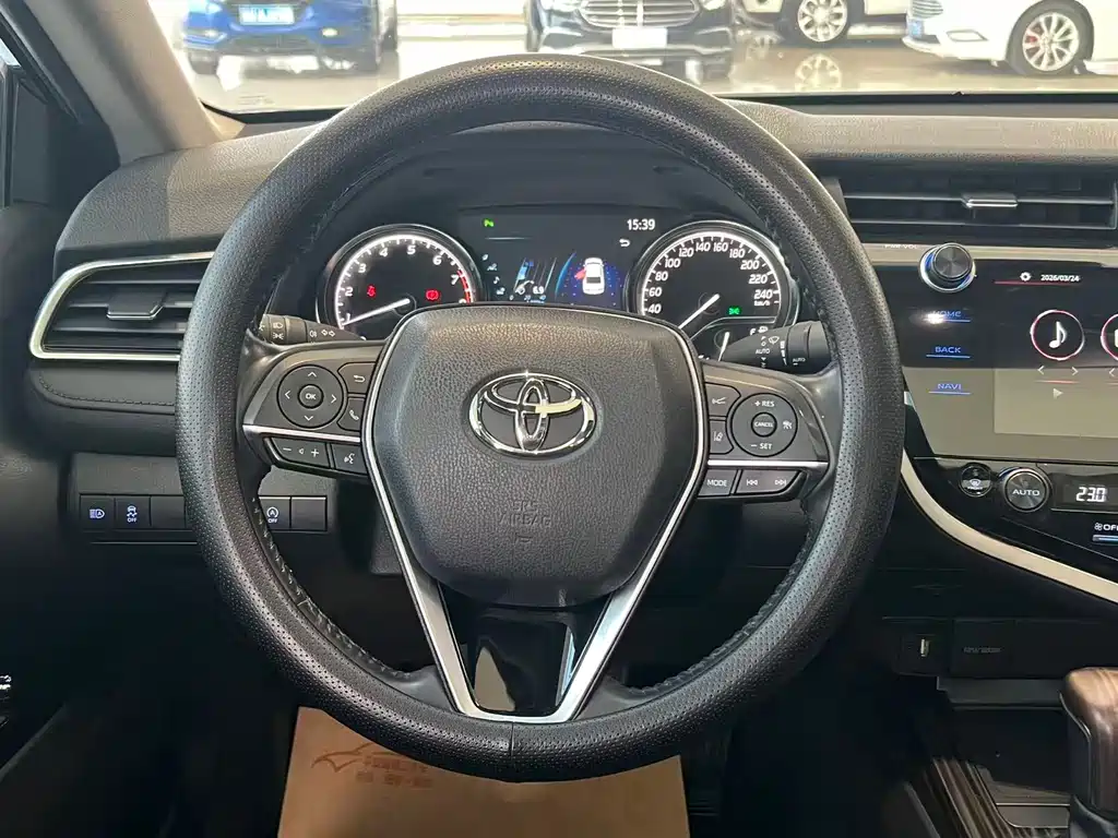 Toyota Camry 2020 — фото 6