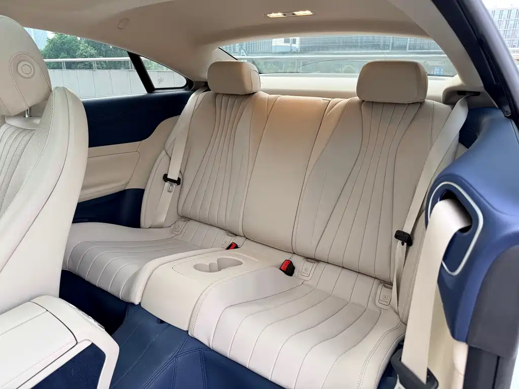 Mercedes-Benz E-Class 2023 — фото 12