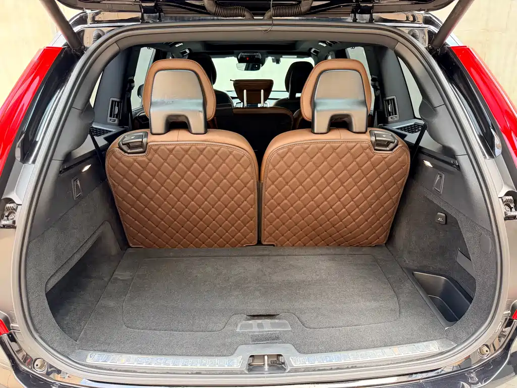 Volvo XC90 2021 — фото 23
