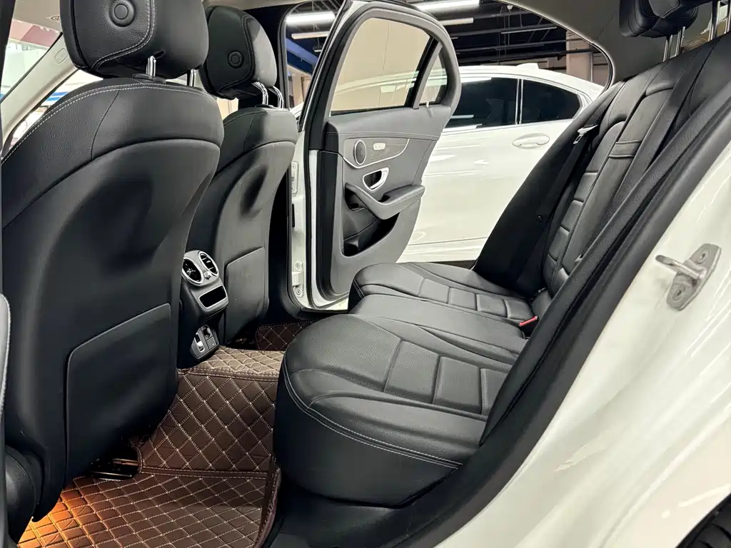 Mercedes-Benz C-Class 2021 — фото 18