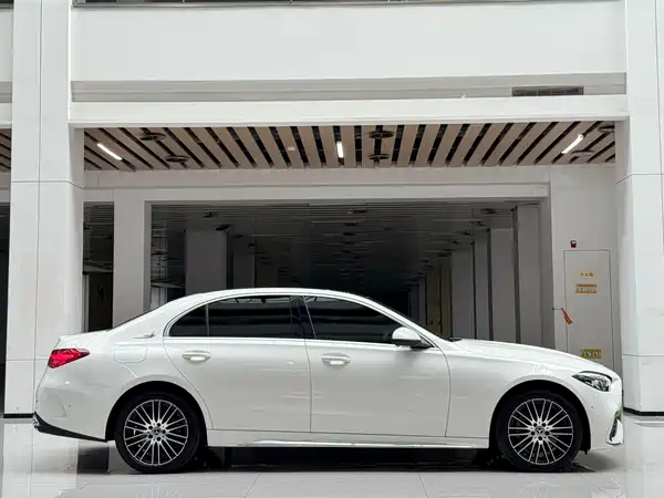 Mercedes-Benz C-Class 2023