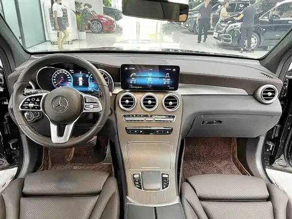 Mercedes-Benz GLC 2023