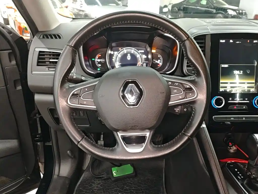 Renault Koleos 2017 — фото 11