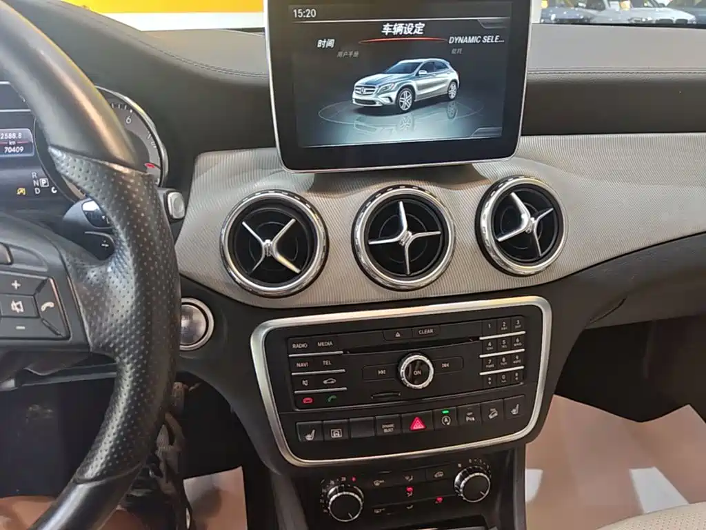 Mercedes-Benz GLA 2016 — фото 13