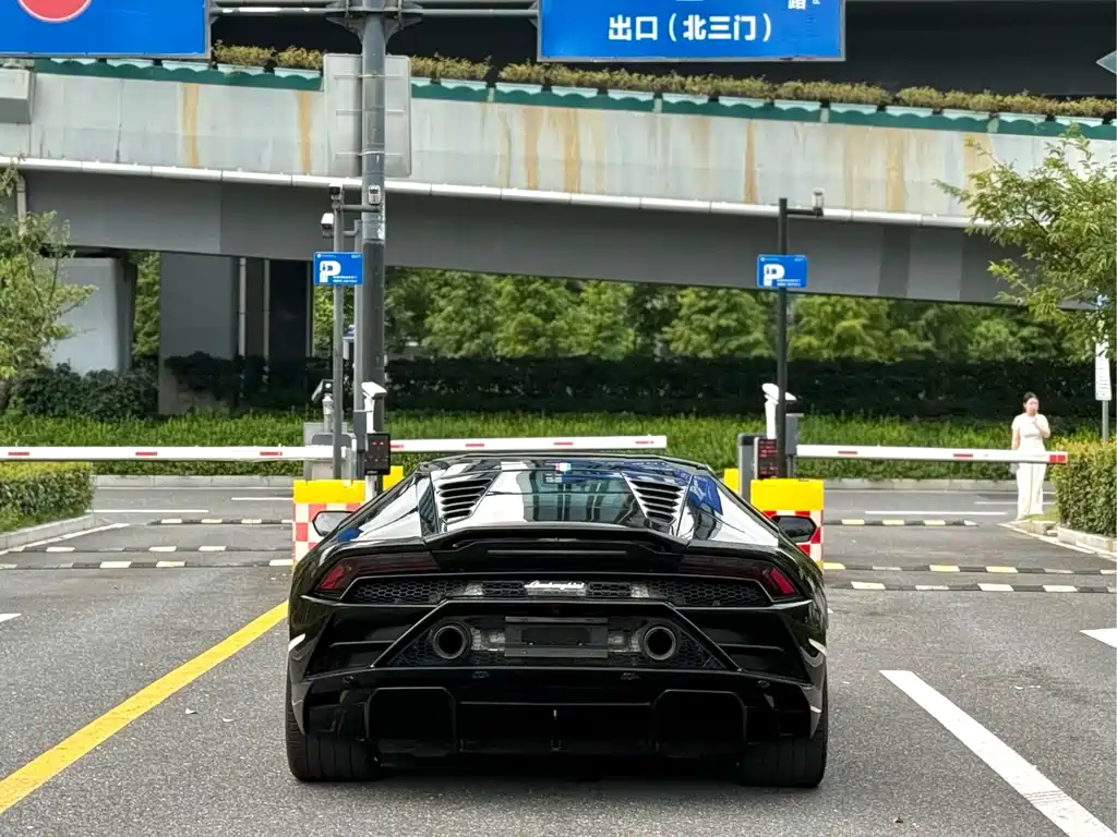 Lamborghini Huracan 2023 — фото 8